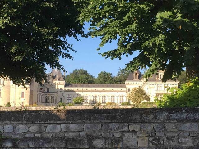 Aupres Du Chateau Breze Zewnętrze zdjęcie